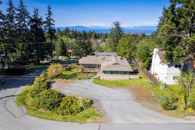 2 of 71 - 7496 Clark Cres, Lantzville, BC