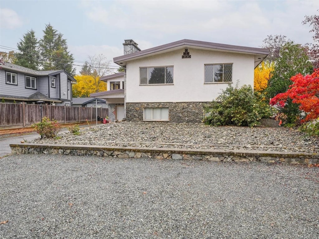 970 Ambassador Ave, Saanich