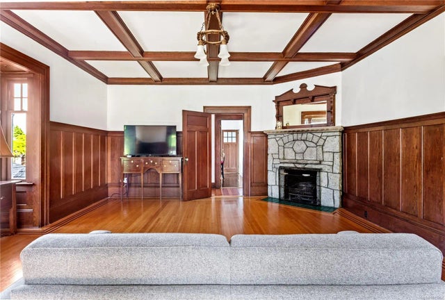 5 of 40 - 4423 Tyndall Ave, Saanich, BC