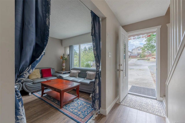 2 of 55 - 644 Nova St, Nanaimo, BC