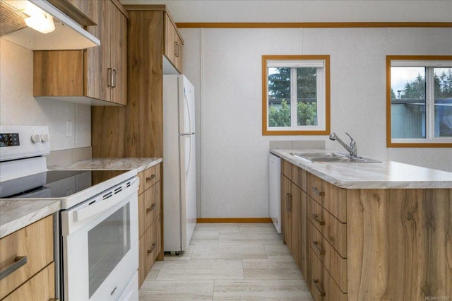 2 of 17 - 6820 Parklands Pl 21, Lantzville, BC