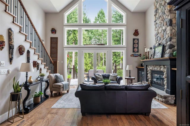 5 of 70 - 1453 White Pine Terr, Highlands, BC