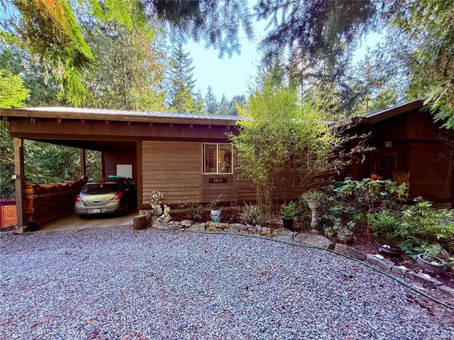 3 of 46 - 2623 Yardarm Rd, Pender Island, BC