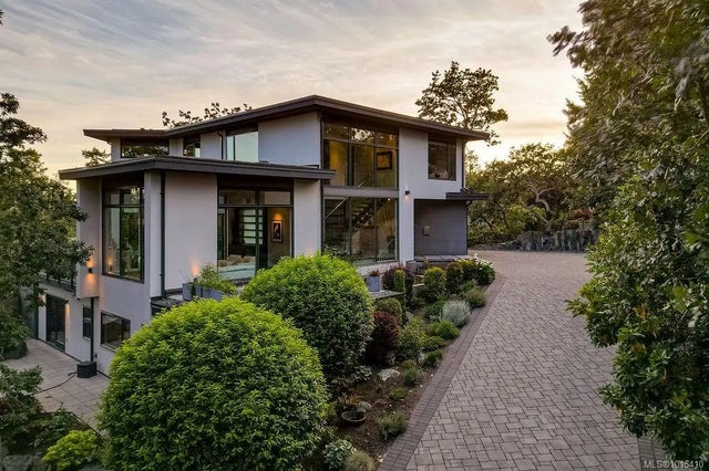 1 of 70 - 3724 Arbutus Ridge, Saanich, BC