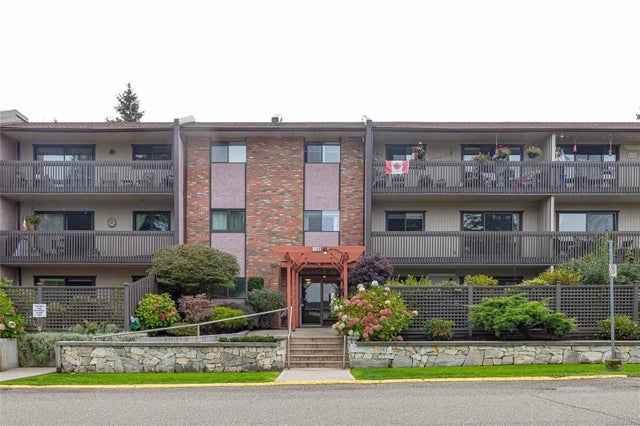 1 of 43 - 130 Sunningdale Rd E 110, Qualicum Beach, BC