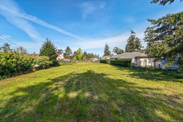 3 of 16 - Lot A Shorewood Dr, Parksville, BC