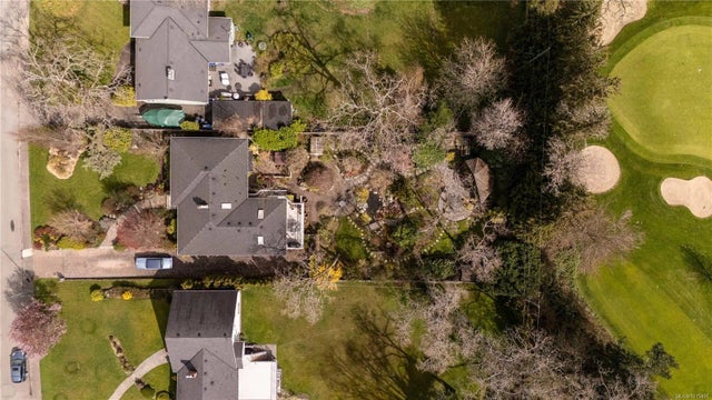 2 of 47 - 3331 Woodburn Ave, Oak Bay, BC