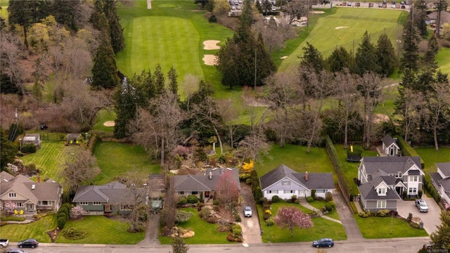 3 of 47 - 3331 Woodburn Ave, Oak Bay, BC