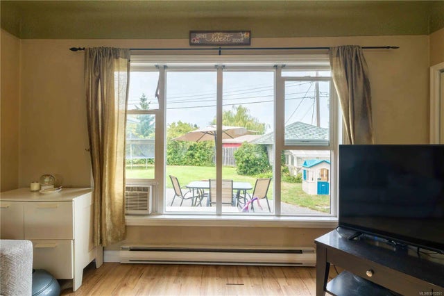 1 of 23 - 141 Jensen Ave E, Parksville, BC