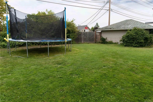 4 of 23 - 141 Jensen Ave E, Parksville, BC