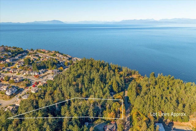 1 of 13 - 4781 Mcguffie Rd, Nanaimo, BC