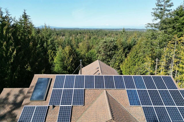 3 of 97 - 1860 Ashling Rd, Qualicum Beach, BC