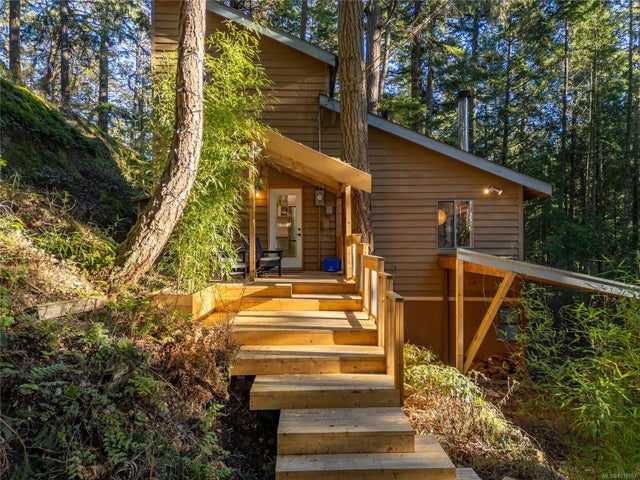 1 of 26 - 4708 Captains Cres, Pender Island, BC