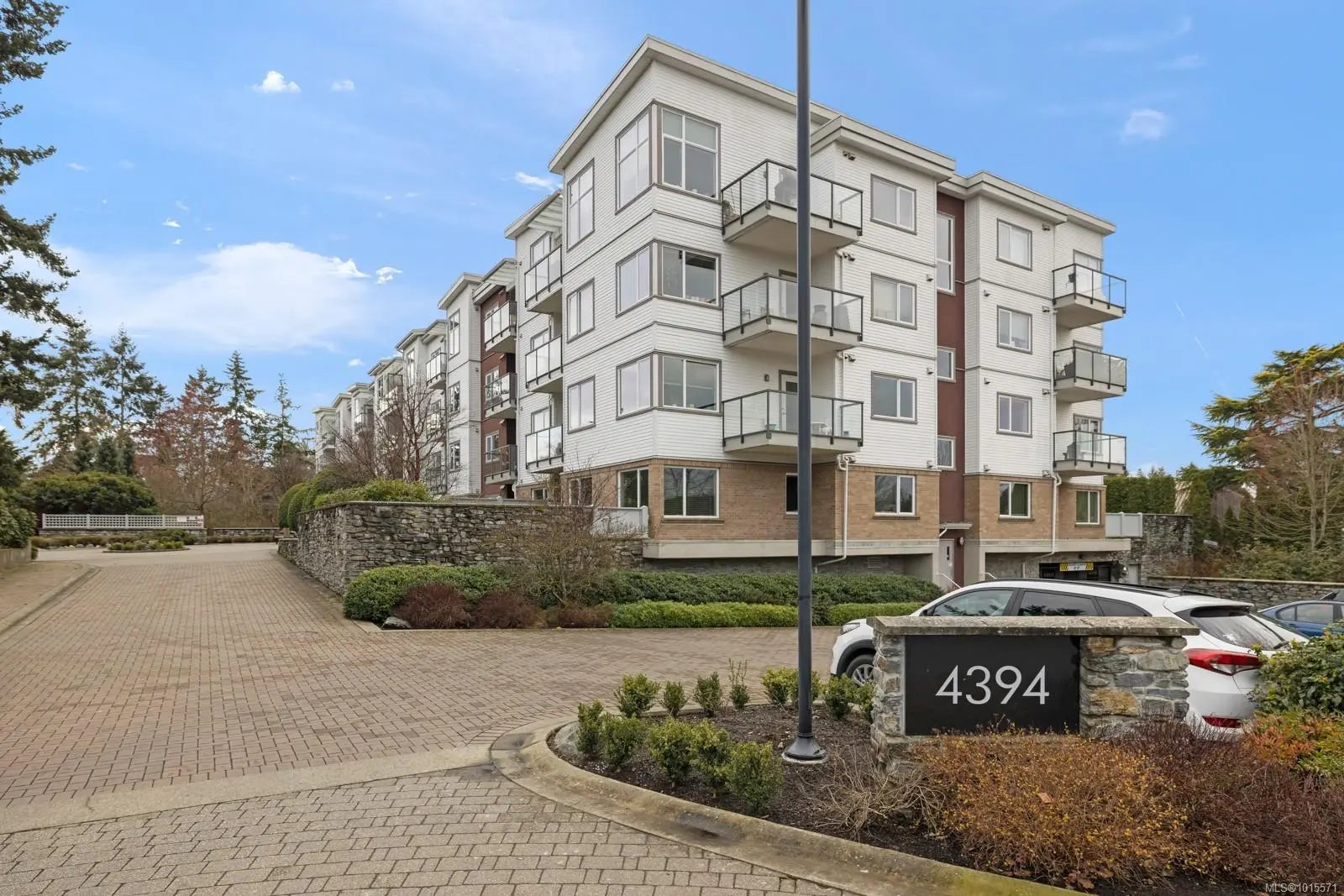 1015571, Residential, 4394 West Saanich Rd 310, Saanich, BC, Centennial Walk, , V8Z 3E9