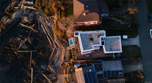 3 of 36 - 2086 Marne St, Oak Bay, BC