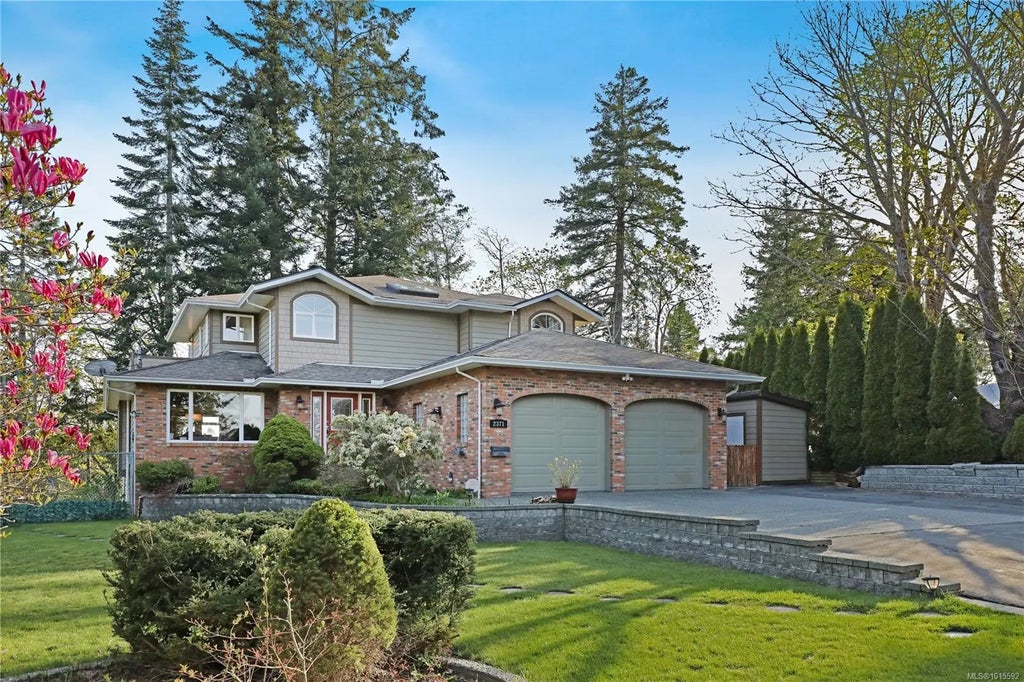 2371 Steelhead Rd, Campbell River
