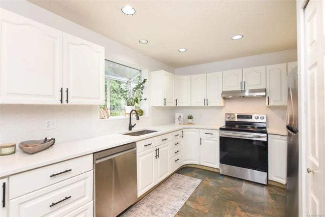 5 of 51 - 8868 Erickson Pl, Black Creek, BC