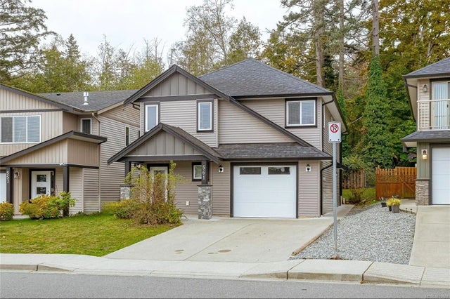 2 of 50 - 561 Marisa St, Nanaimo, BC