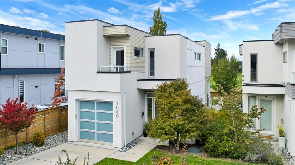 1040 Colville Rd, Esquimalt