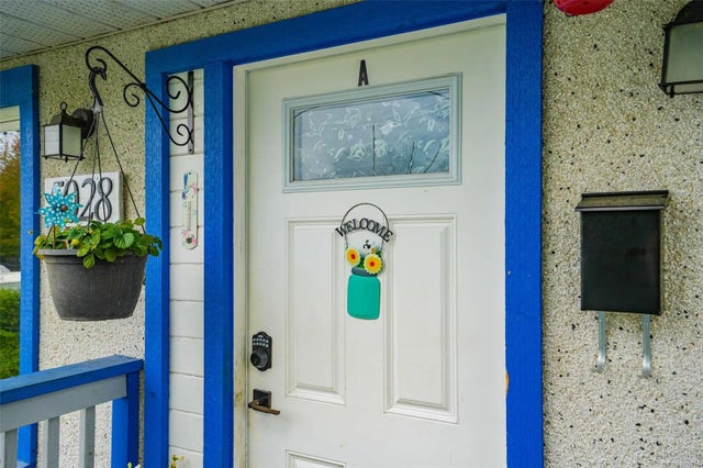 1 of 42 - 5028 Richardson Rd, Port Alberni, BC