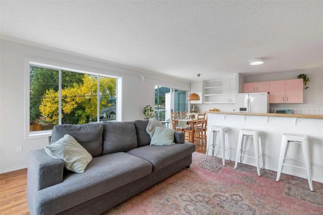 4 of 32 - 8102 Bertha St, Crofton, BC