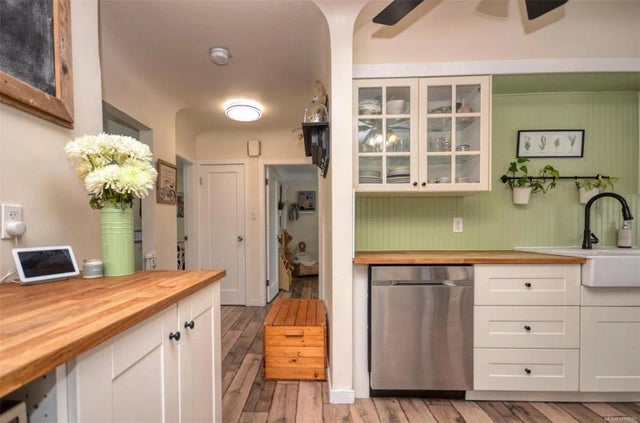 5 of 44 - 271 Battleford Ave, Saanich, BC