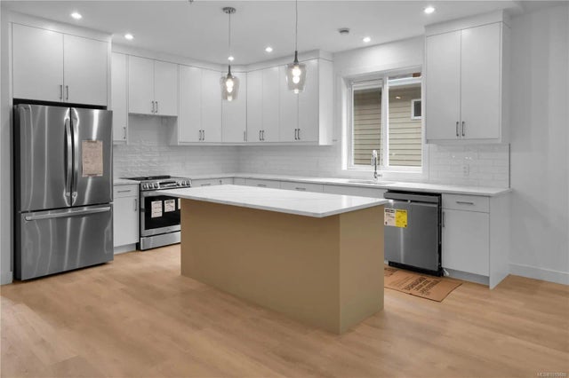 4 of 23 - 1009 Rozzano Pl, Ladysmith, BC