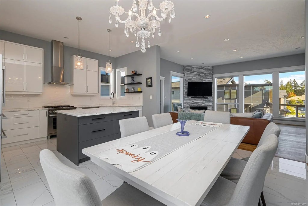 3638 Ridge View Terr, Colwood