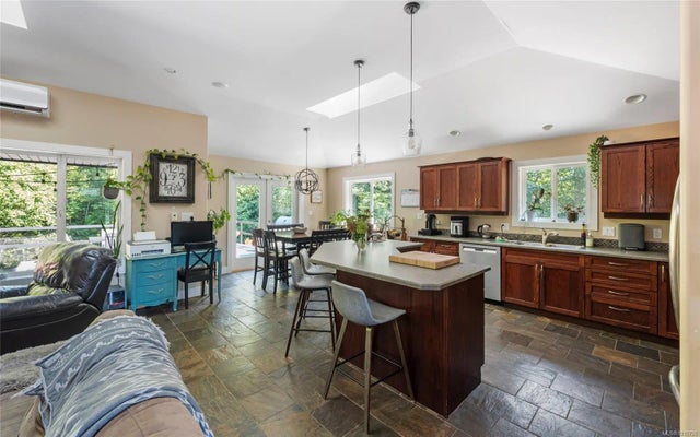 5 of 49 - 2602 Treit Rd, Shawnigan Lake, BC