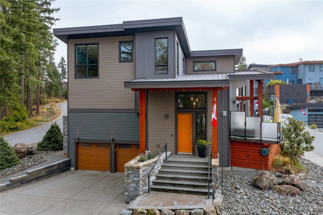1 of 76 - 132 Amphion Terr, Nanaimo, BC