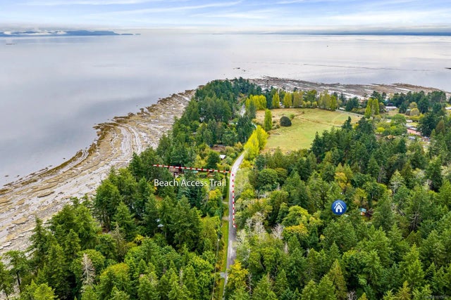 2 of 52 - 5450 Seawright Rd, Hornby Island, BC