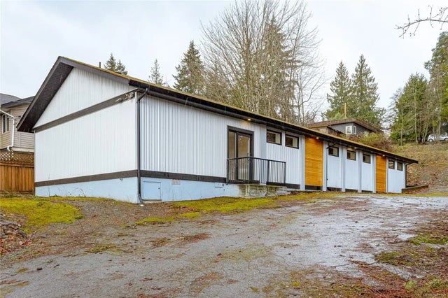 1 of 23 - 1134 Trans Canada Hwy, Ladysmith, BC