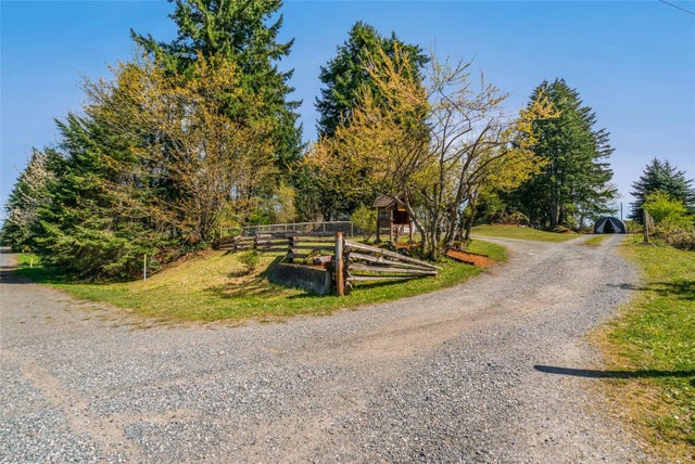 1 of 74 - 1121 Harewood Mines Rd, Nanaimo, BC