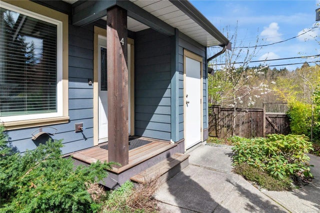 1 of 30 - 1141 2nd Ave 4, Ladysmith, BC