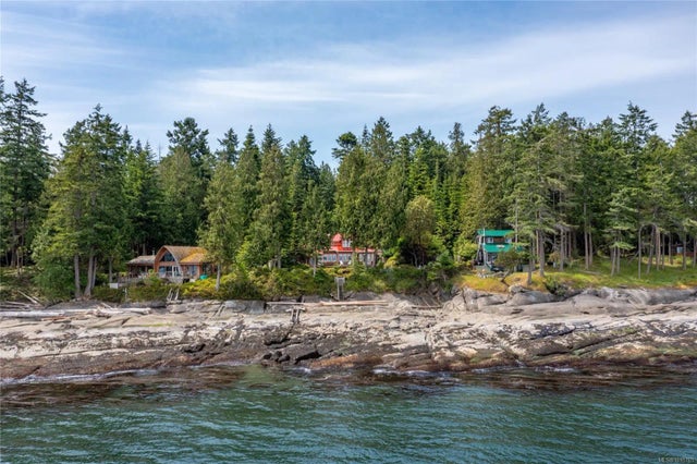 3 of 57 - 105 Island Park Dr, Galiano Island, BC