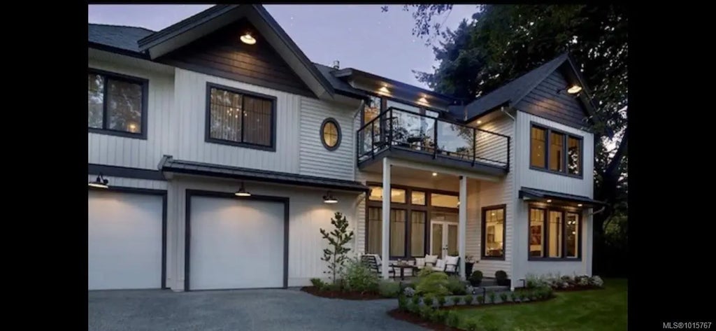 3943 Dillman Rd, Campbell River