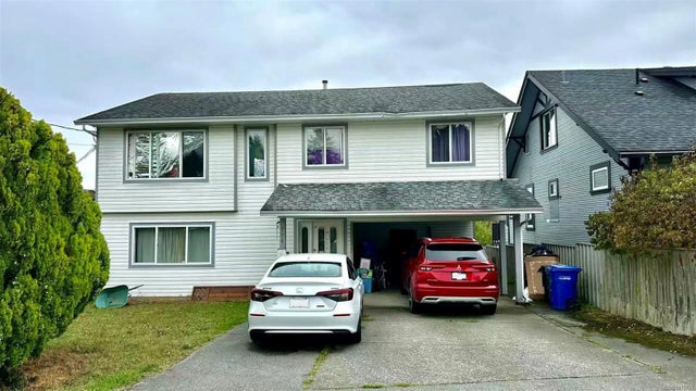 1 of 5 - 774 Railway Ave, Nanaimo, BC