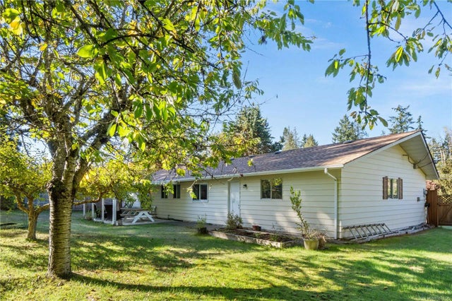 3 of 51 - 1402 Sunrise Dr, Parksville, BC