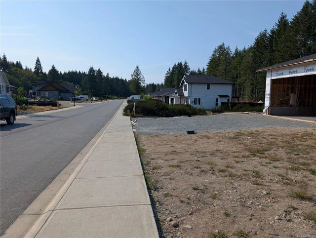 2 of 24 - 149 Edgewood Dr, Lake Cowichan, BC