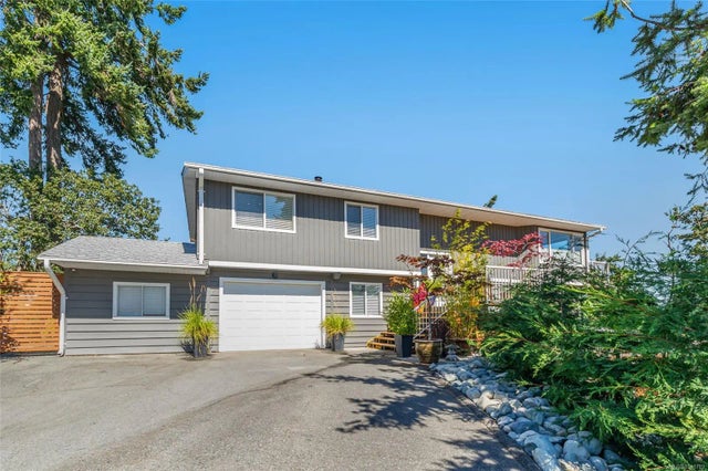 1 of 56 - 3153 Marion Way, Nanaimo, BC
