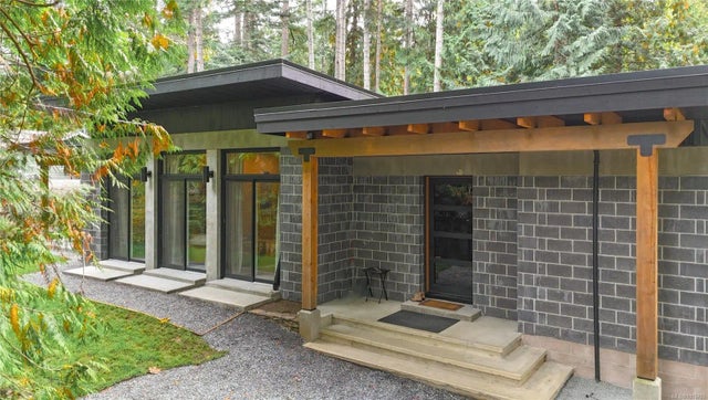 1 of 33 - 362 Spruce Ave, Gabriola Island, BC