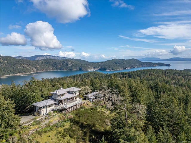 1 of 67 - 6927 Pirates Rd, Pender Island, BC