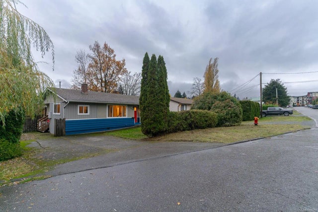 2 of 49 - 1439 White St, Nanaimo, BC