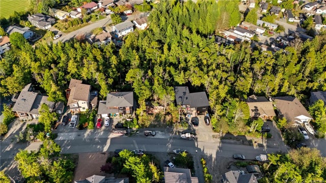 2 of 9 - 851 Lorne White Pl, Ucluelet, BC