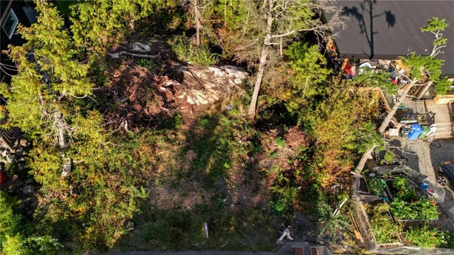 5 of 9 - 851 Lorne White Pl, Ucluelet, BC