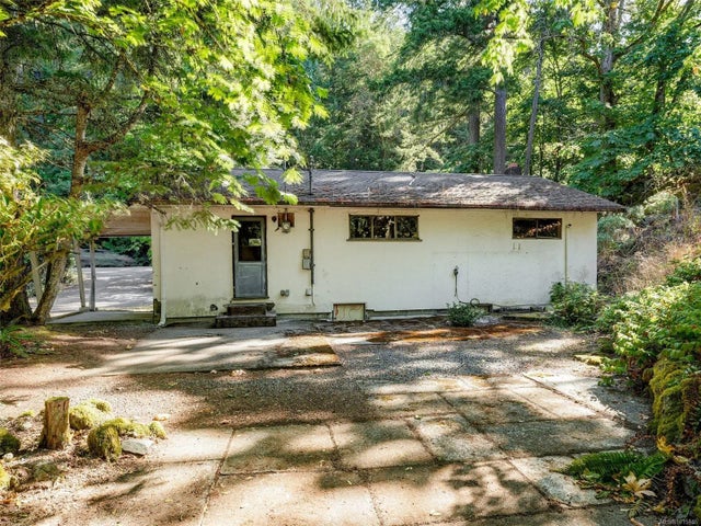 3 of 14 - 5142 West Saanich Rd, Saanich, BC