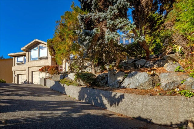 4 of 64 - 991 Seapearl Pl, Saanich, BC