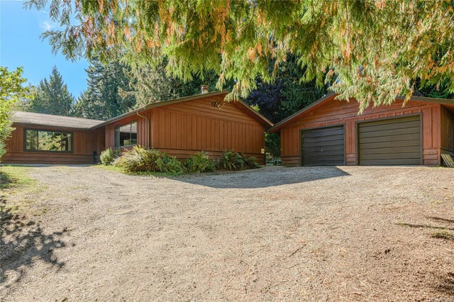 1 of 36 - 210 Kings Lane, Salt Spring, BC