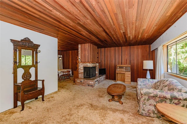 2 of 36 - 210 Kings Lane, Salt Spring, BC