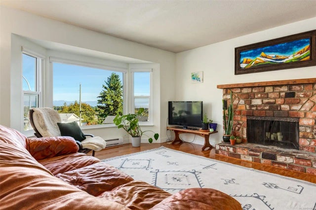 3 of 37 - 913 Spring Pl, Nanaimo, BC